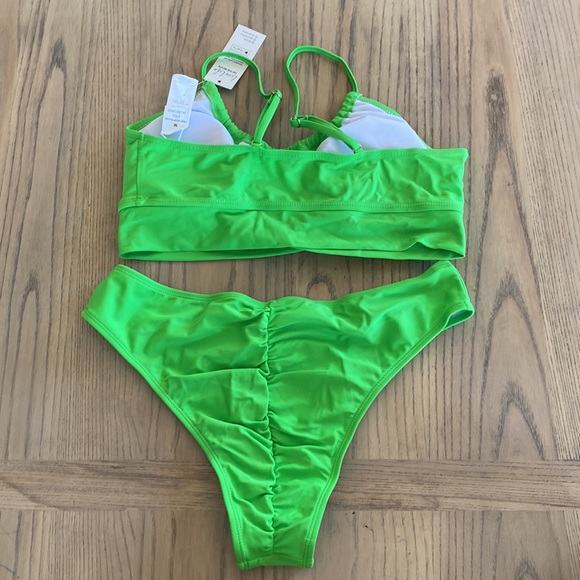 Nwt cupshe bikini size medium - Picture 2 of 3
